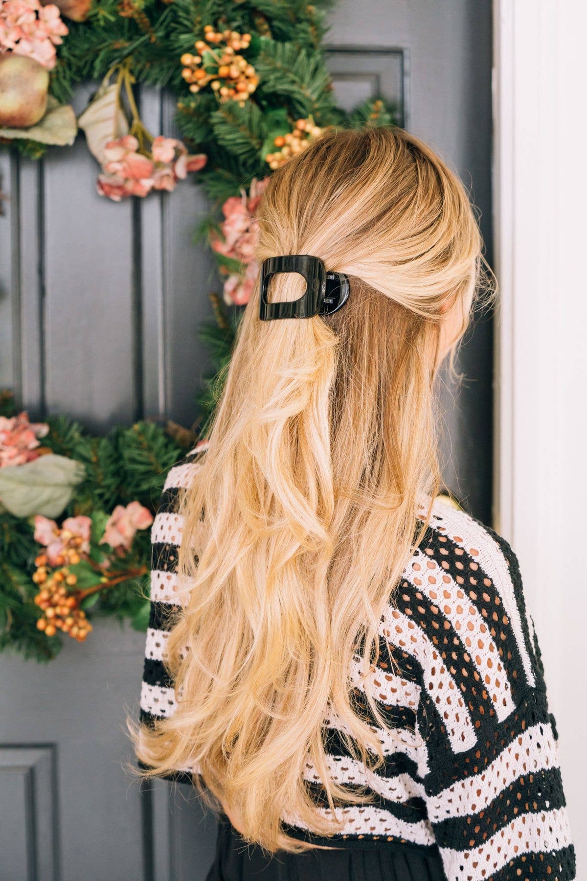 Jet Black | Small | Round Flat Hair Clip