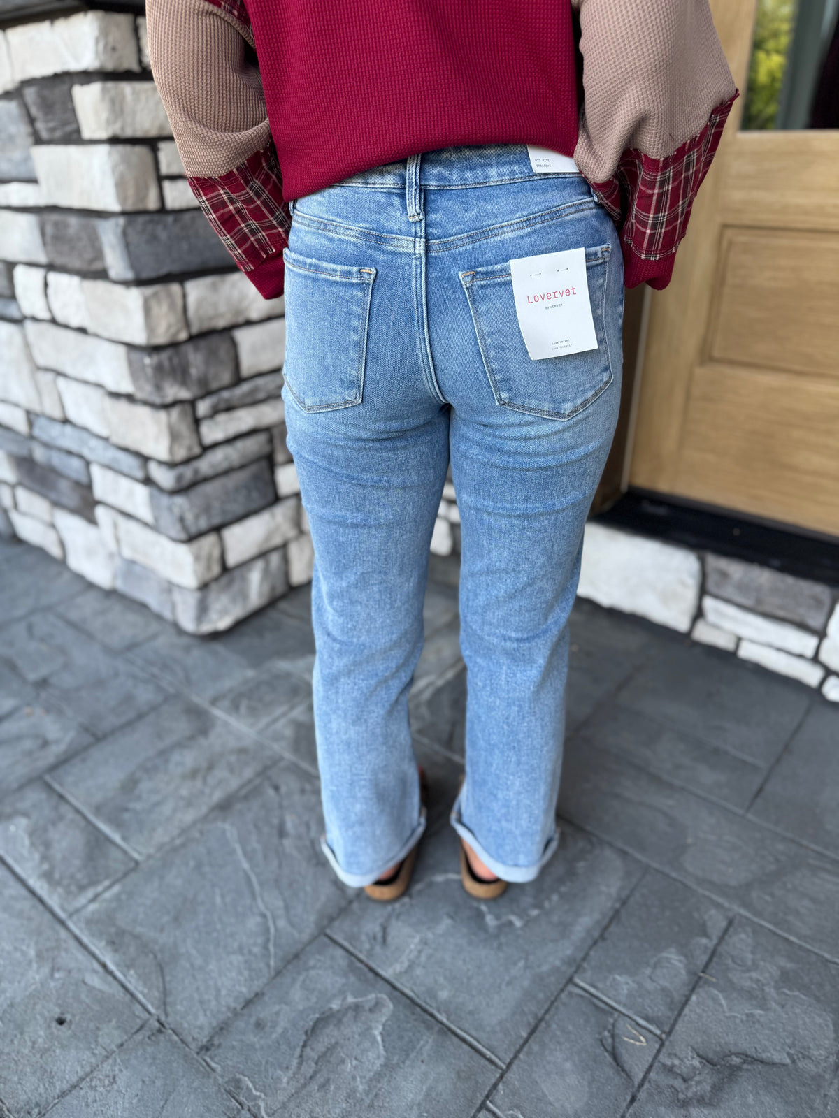 Mid Rise Rolled Up Cropped Straight Jeans